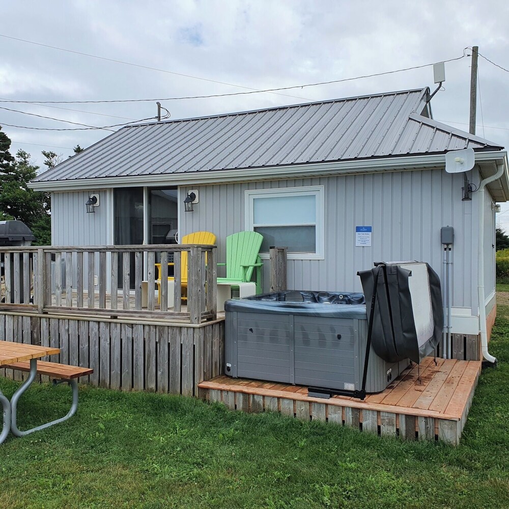 Cavendish Bosom Buddies Cottage Resort