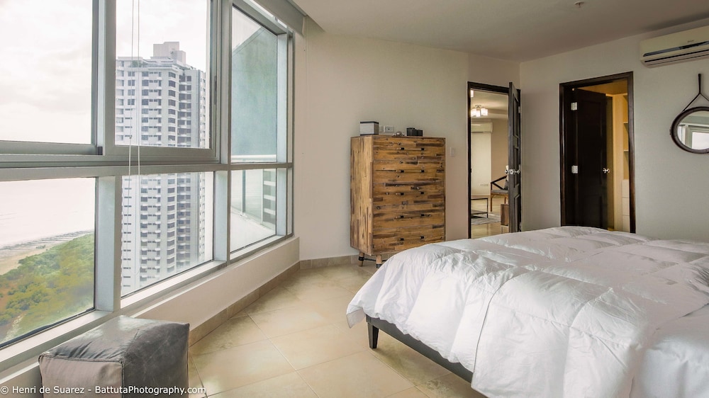 Modern Apartment in Costa del Este view 3