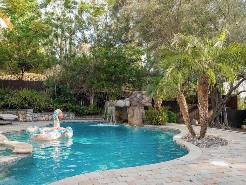 Luxury 5br 3 5ba w Pool Hot Tub