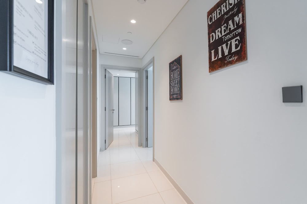 Mesmerizing 2BR in Emaar Beachfront With Sea Views