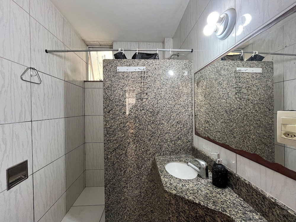 Spacious apartment on Copacabana beach
