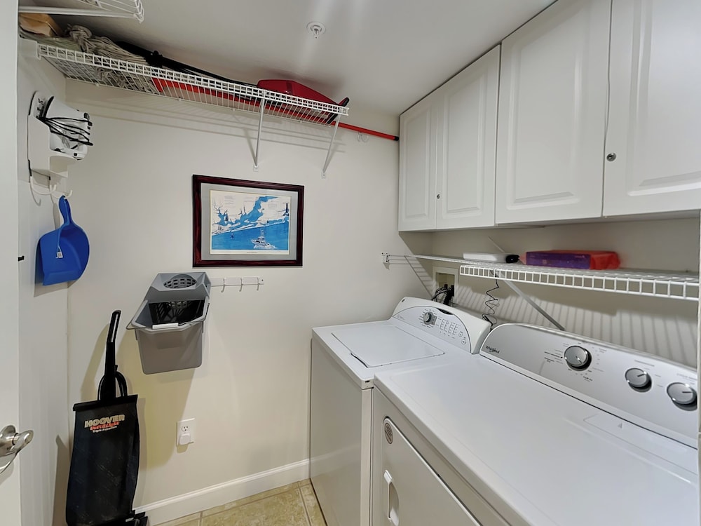 Admiral's Quarters #1406 by Southern Vacation Rentals