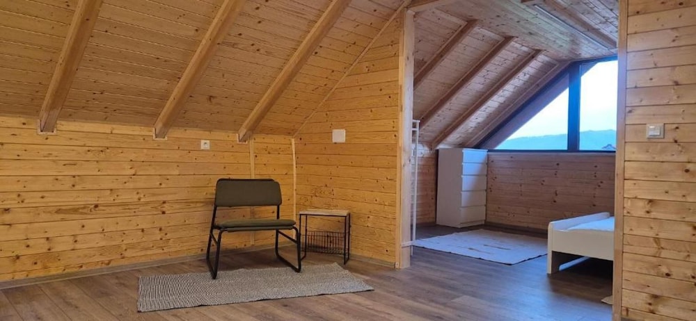 Charming 2bed Cottage in Carasova, Banat Mountains