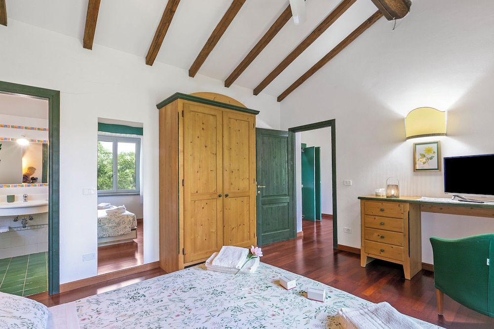 Relaxing Family Podere Delle Rose Pool & Garden