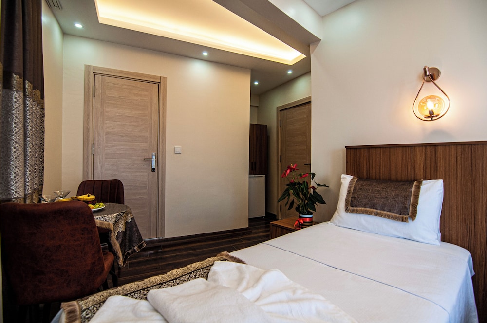 By Historial Hotel - Image 52