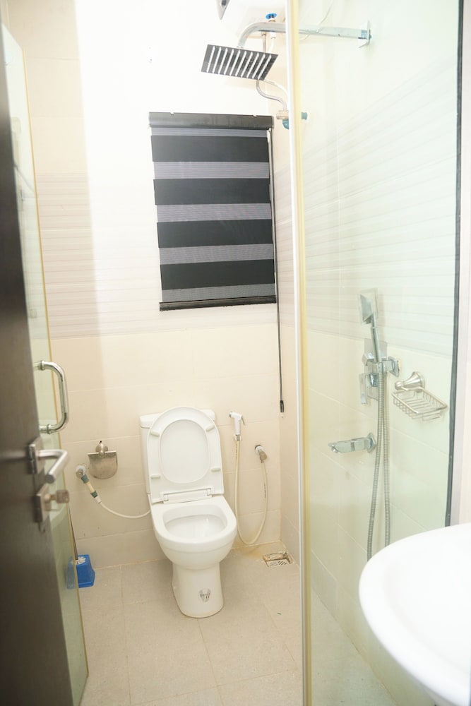 CREMYARK HOME APARTMENTS