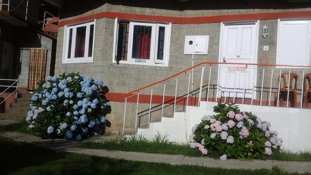 Hotel Dev Cottage
