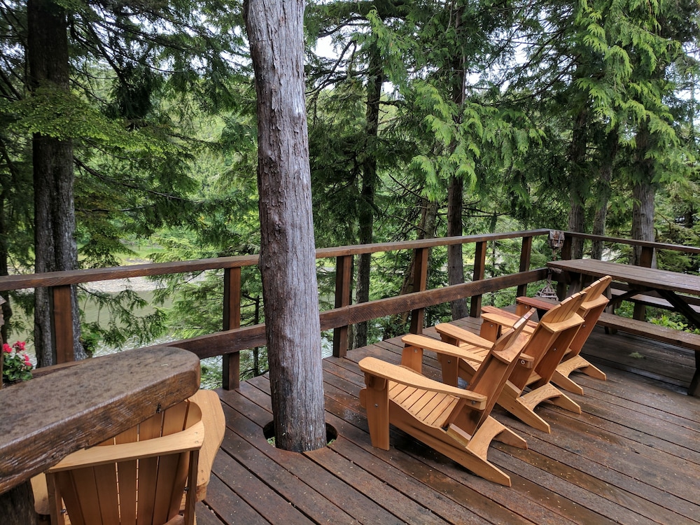 Wild Pacific Waterfront Cabins