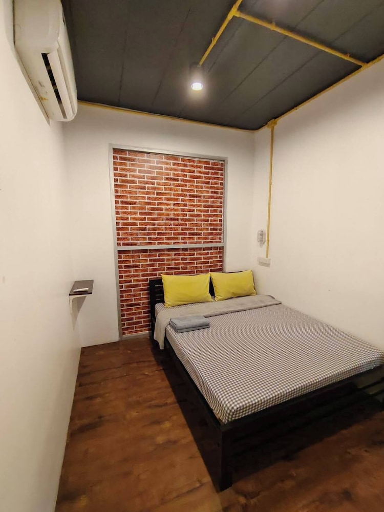 Near BKK Airport Hostel