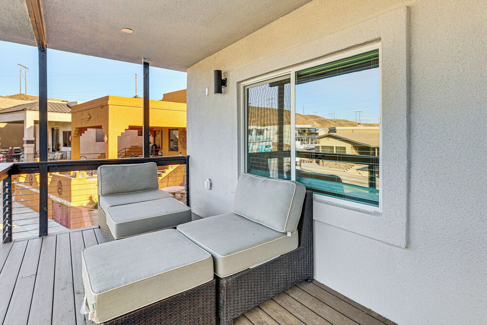 Multi-home Retreat on Colorado River w/ Boat Dock!
