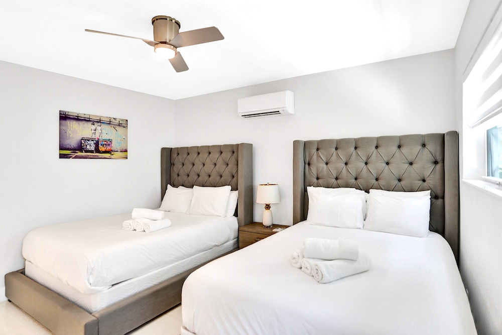 Bay Harbor Suites view 3
