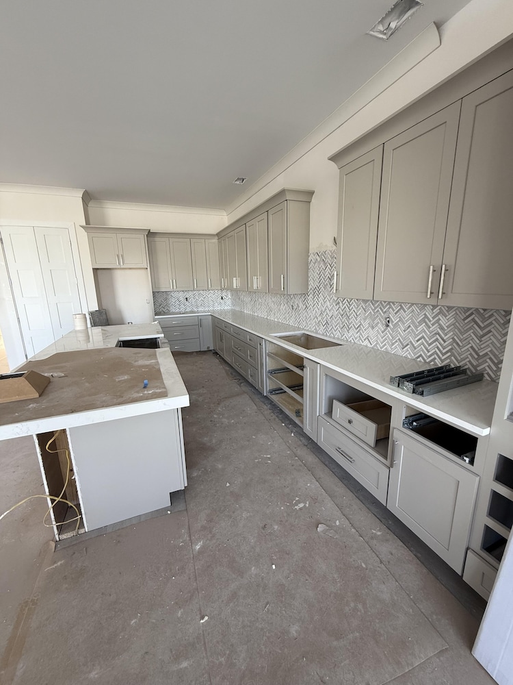Gorgeous 6 Bedroom New Build 261 Carolina Ave: Heated Pool 6 Home