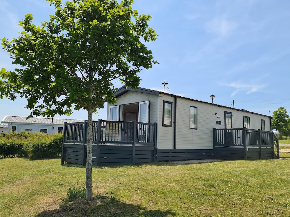 Vendee Lodge