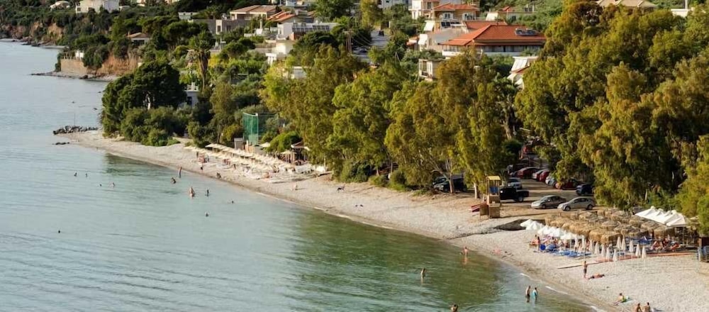 Beachfront Avia Nest - Aspa s Getaway