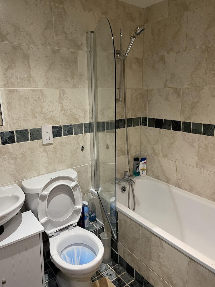 Ground Floor 2-bed Apartment in Colchester view 5