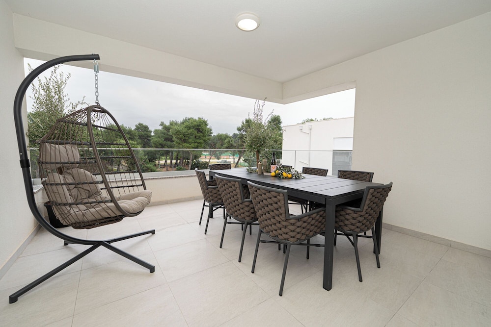 Break penthouse -three bedroom apartment