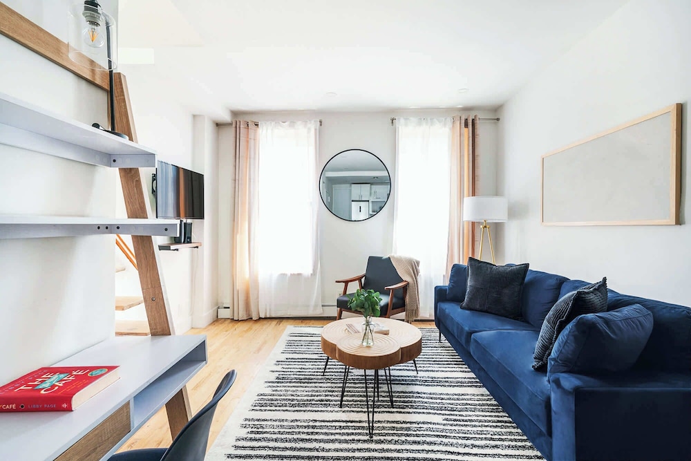 1597 New York Apt