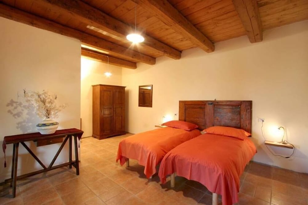 Girfalco - Country House - Bed&Breakfast view 4