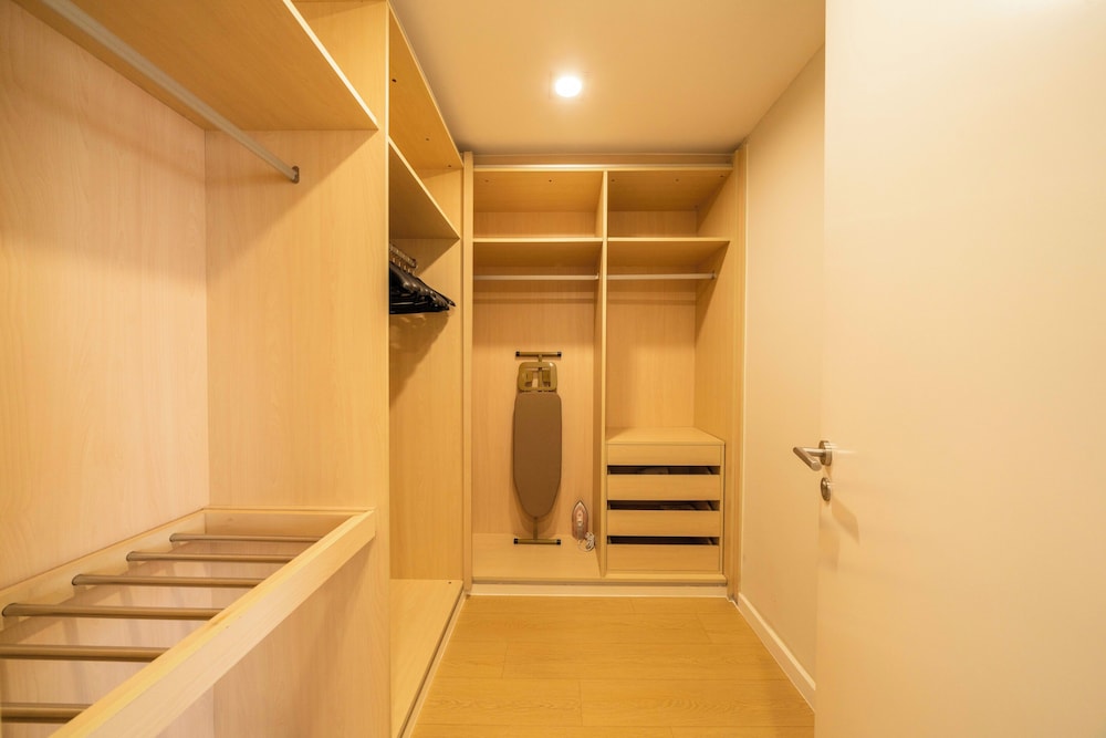 Tyms 3BR Duplex APT Xujiahui Shanghai