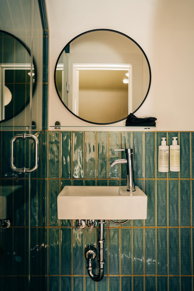 Somewhere Inn Collingwood Boutique Hotel 13
