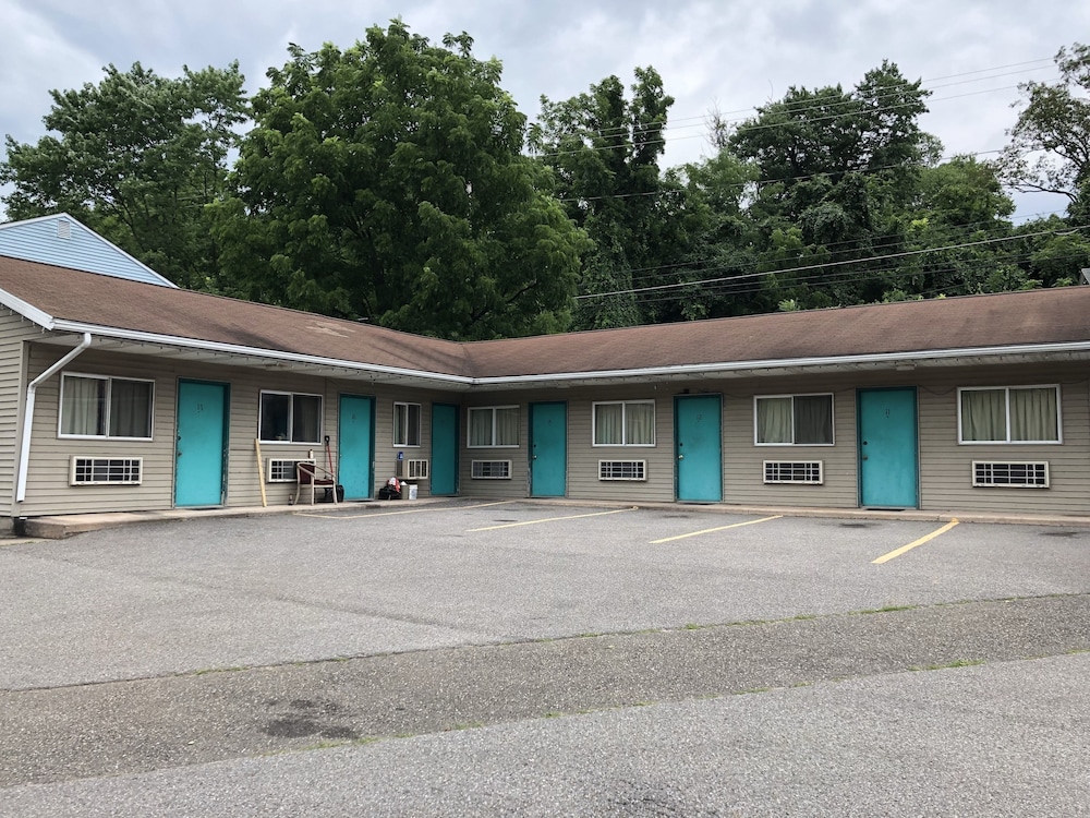 Red Maple Inn