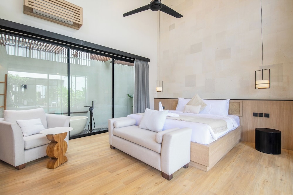 Elegant 3BR Escape Canggu AC 5min Shore