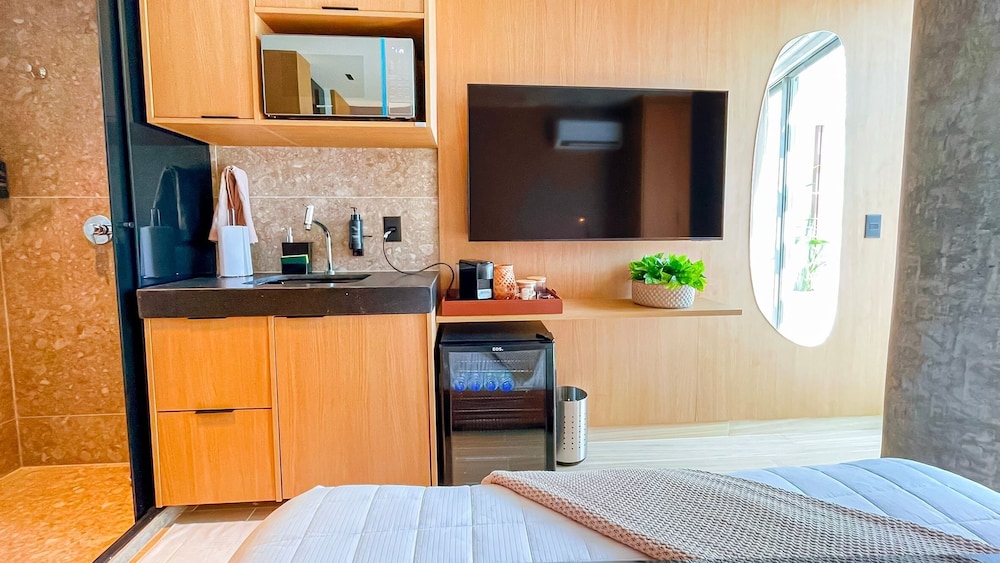 Yacht - by Setai Apartaments