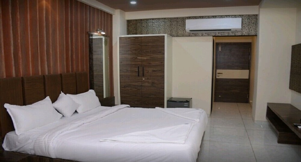 The Imperia Residency view 5