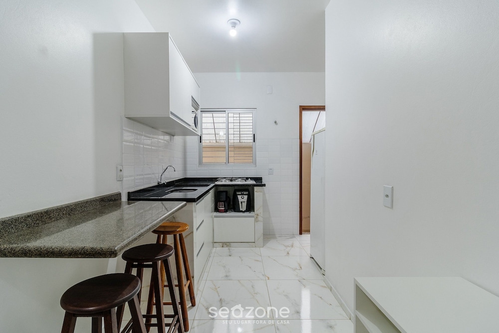 Apt Just Minutes From Lagoa da Conceicao - Sis0005