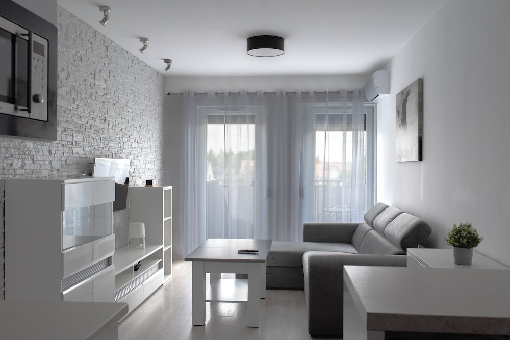 RentPlanet - Apartament przy Lotnisku