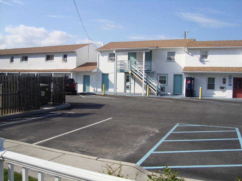 Budget Inn Motel Suites
