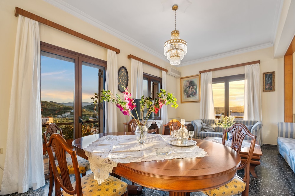 Sunset Apartment in Platanias