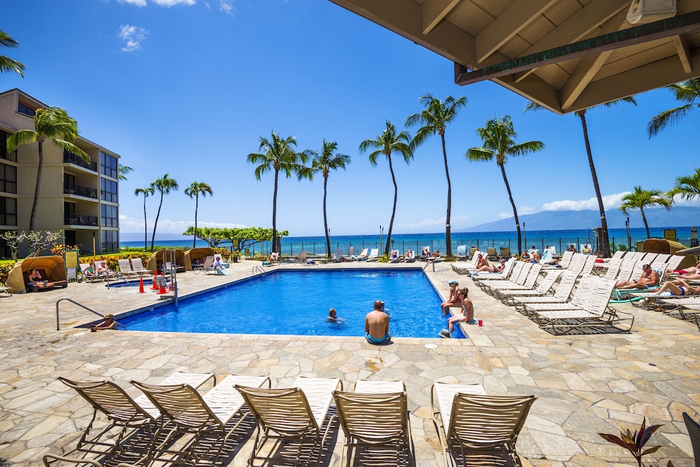 Kaanapali Shores Studio 742 Studio Bedroom Condo by RedAwning
