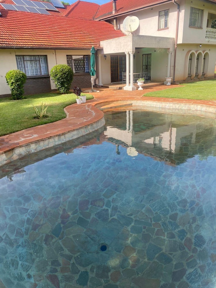 5 bed Villa in the Heart of Vainona - 2282