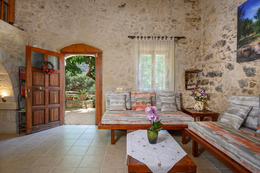 Pagonas Traditional House photo 4