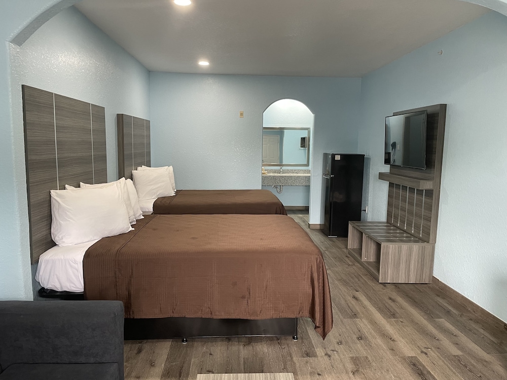 Super Stay Inn and Suites - Property Image 4
