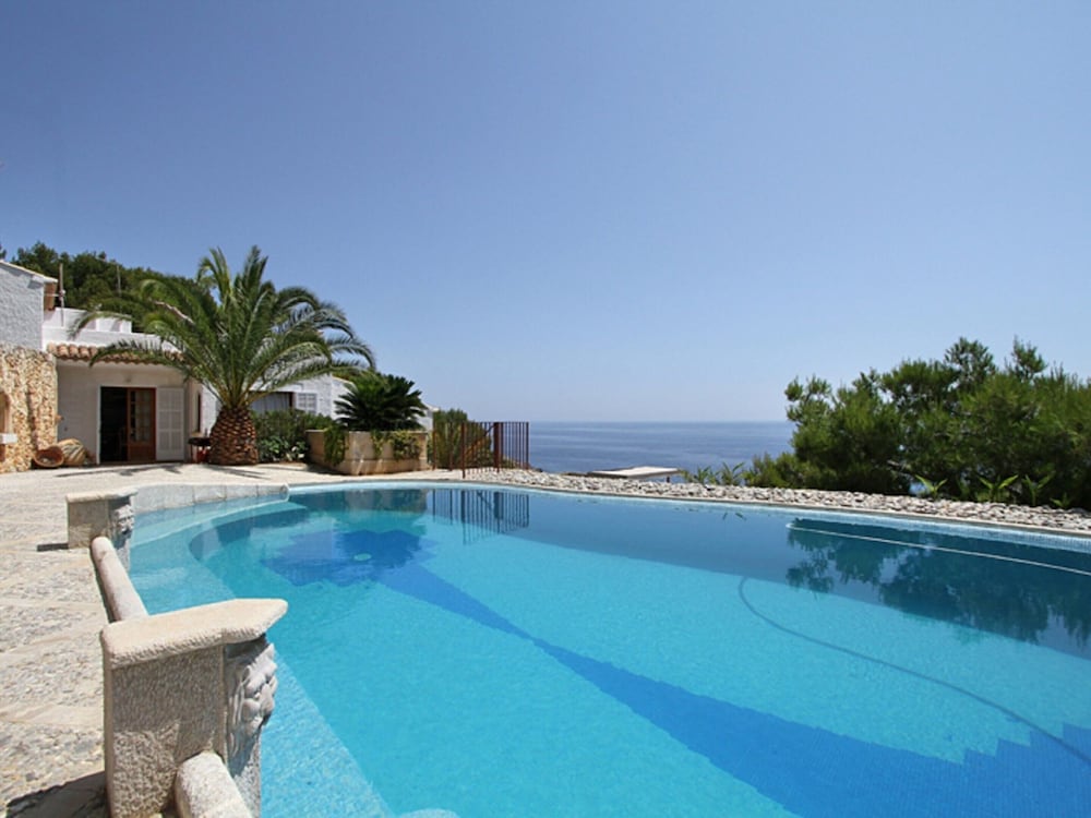Fantastic Villa With Private Swimming Pool, Garage, Bbq, Patio, Wifi and the sea photo 5