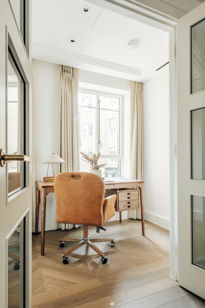 Claridge House by SLO