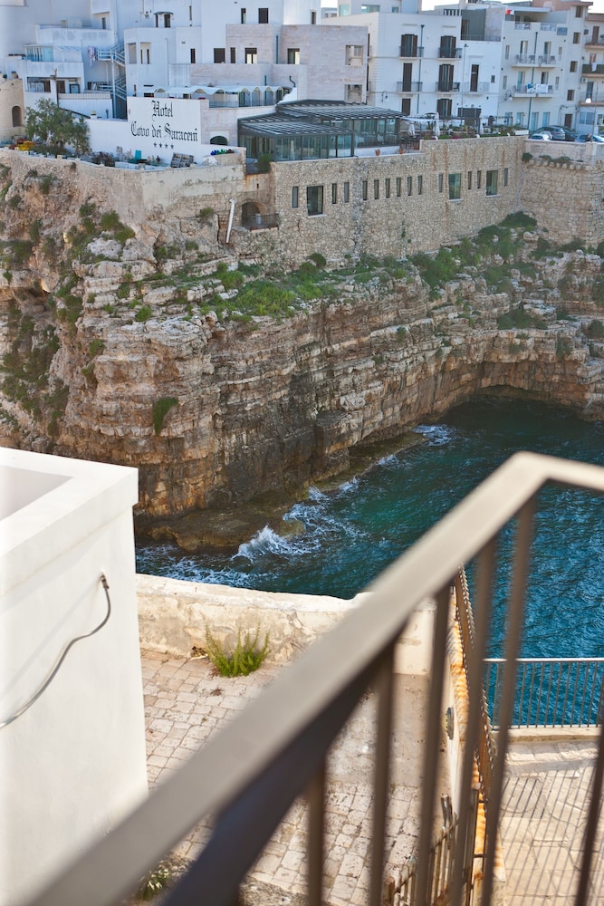 Levante Rooms