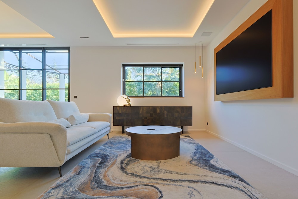 Villa Deva - 5 Bedrooms - Heated Pool