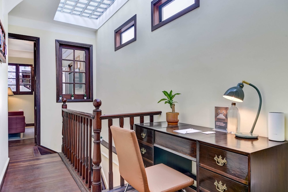 Chic 4BR Getaway in Vibrant La Candelaria