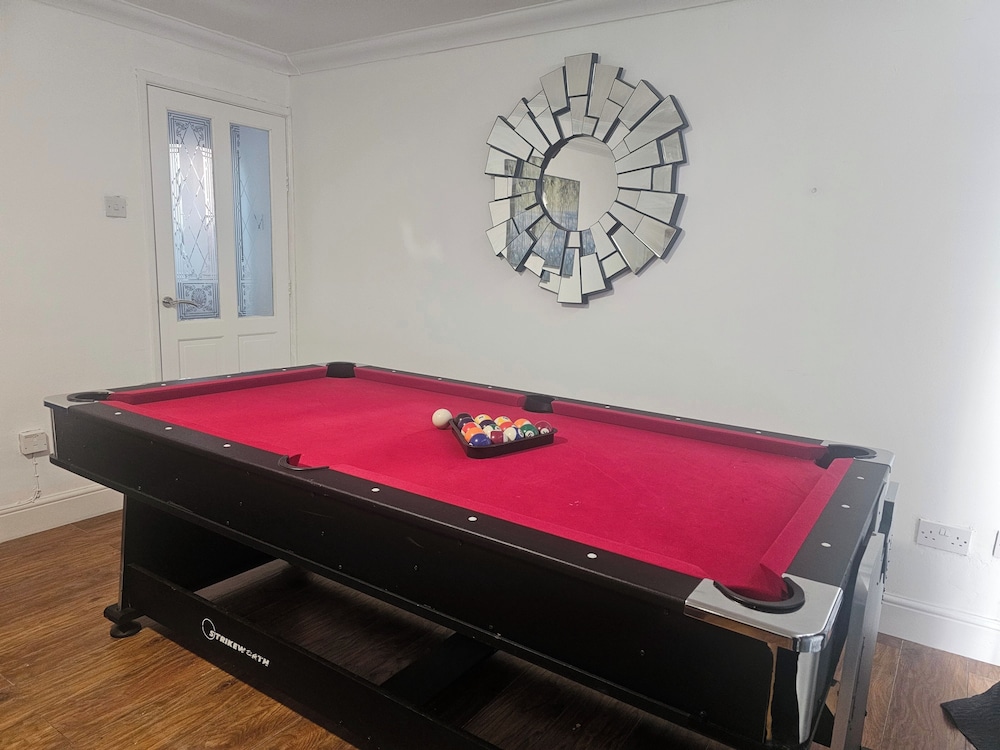 Cozy Retreat in Bridgend With 3 Bedrooms