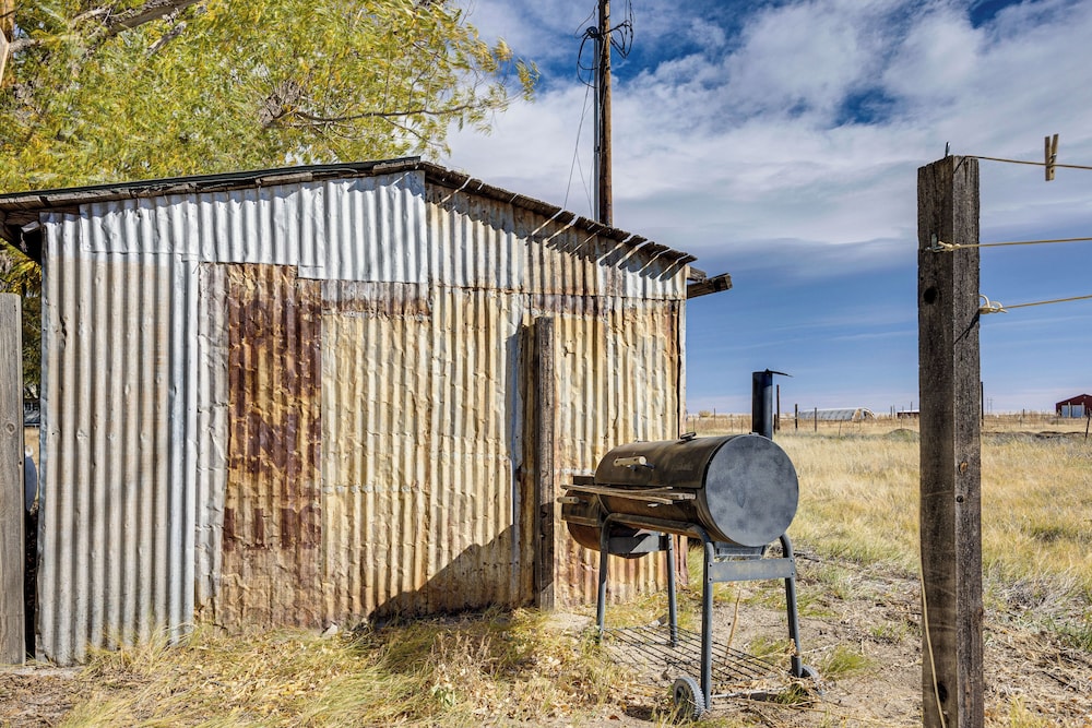 Rustic Cabin in Peyton Near Hiking Trails!
