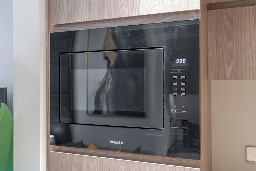 Czechin - Modern Studio JVC