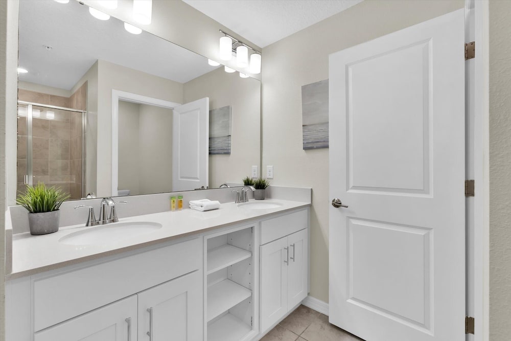 Storey Lake Resort 2 Bedroom Condo with Private Balcony 2 Condo