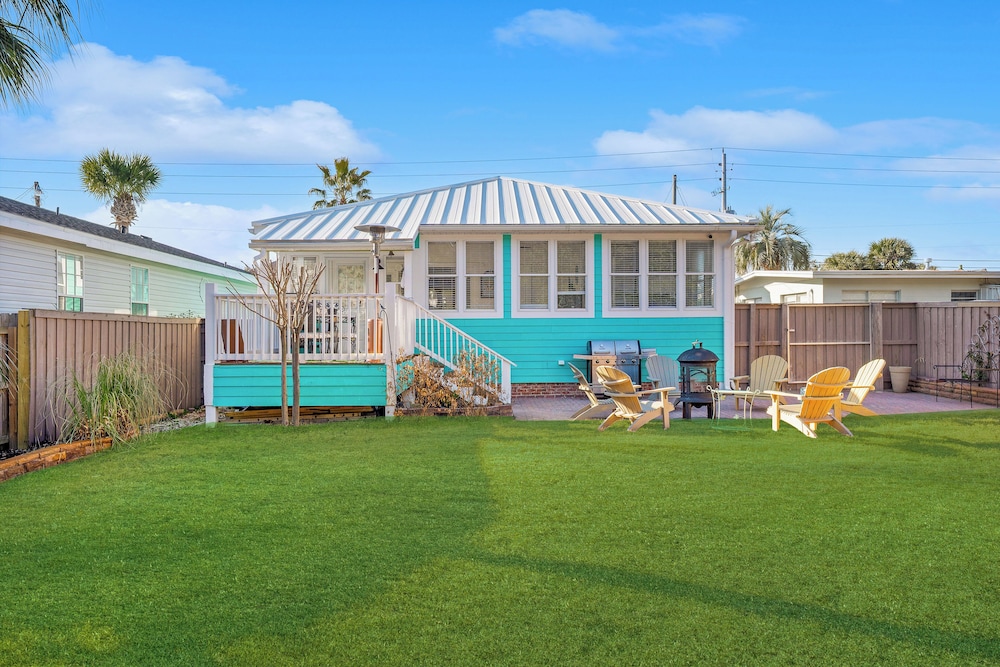 Steps to Ocean! PCB Family Home w/ Outdoor Oasis