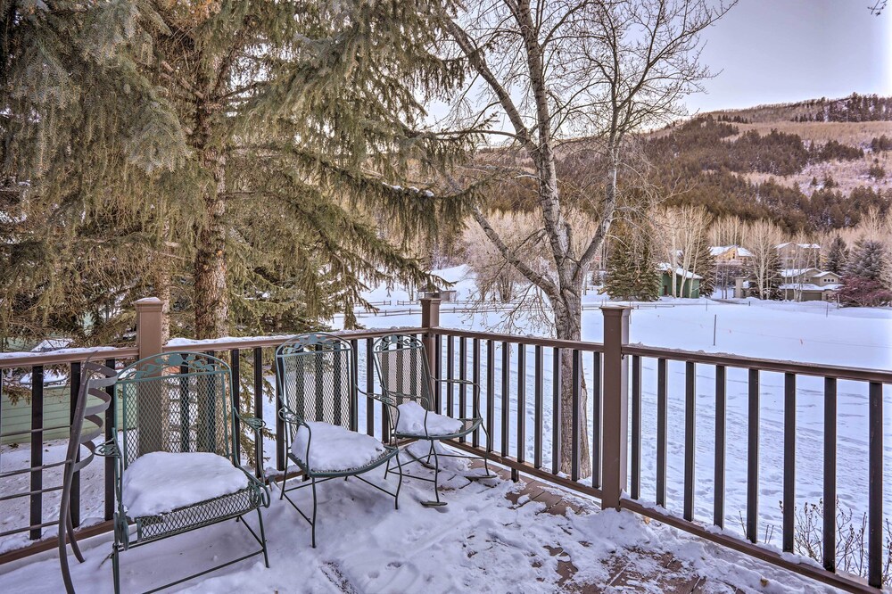 Charming Mtn Home on Golf Course ~ 4 Mi to Slopes! view 4