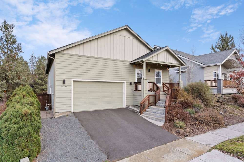Beaumont 3 Bedroom Home by RedAwning view 4