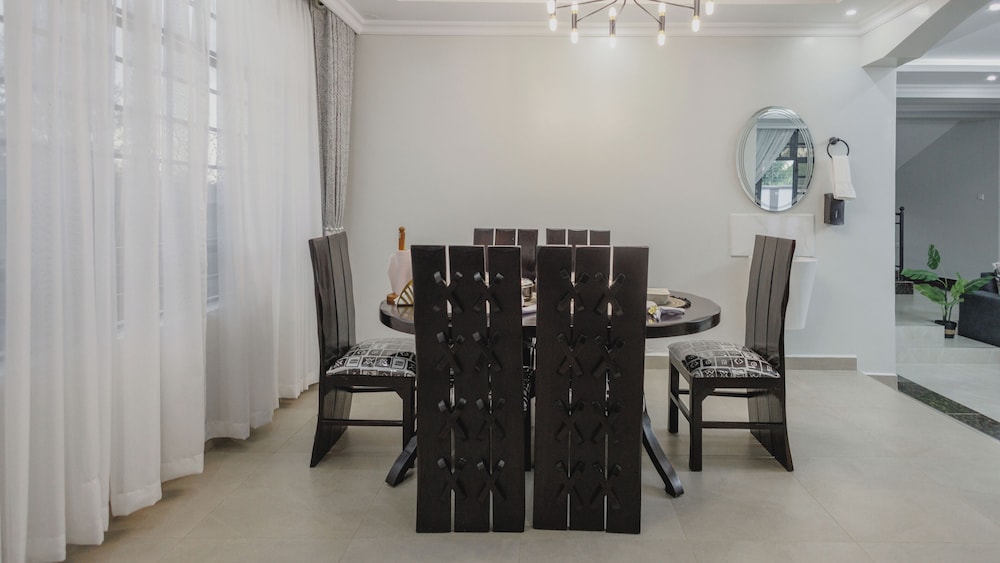 Skyhut Boutique House