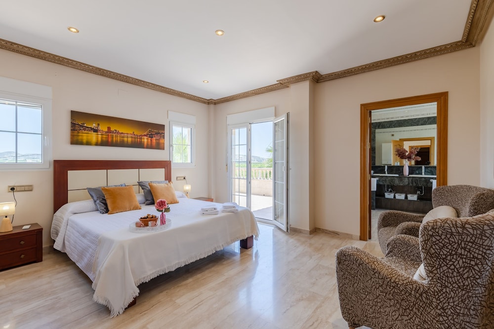 Real Dream Villa by Fidalsa